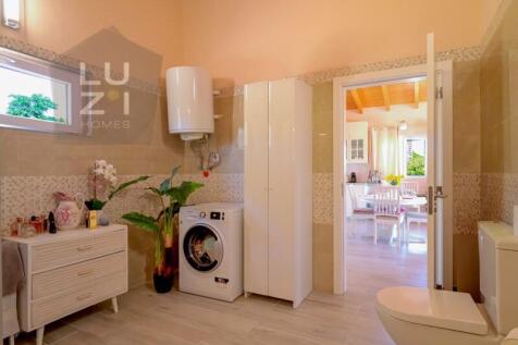 Paradise farm T5&#43;T1 with swimming pool and riding arenas, on the outskirts of Lagos - Luzi Homes