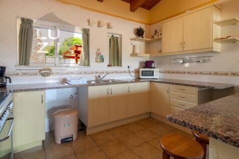 Paradise farm T5&#43;T1 with swimming pool and riding arenas, on the outskirts of Lagos - Luzi Homes