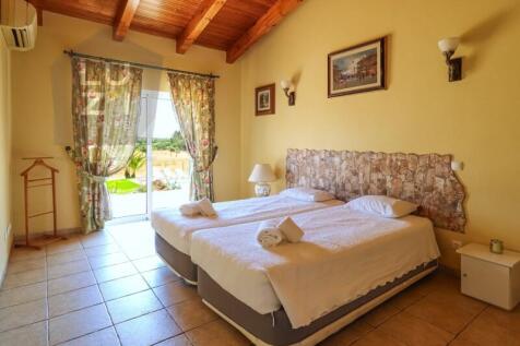 Paradise farm T5&#43;T1 with swimming pool and riding arenas, on the outskirts of Lagos - Luzi Homes