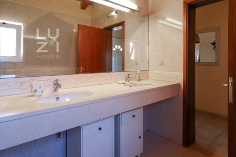 Paradise farm T5&#43;T1 with swimming pool and riding arenas, on the outskirts of Lagos - Luzi Homes