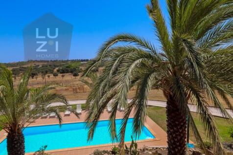 Paradise farm T5&#43;T1 with swimming pool and riding arenas, on the outskirts of Lagos - Luzi Homes