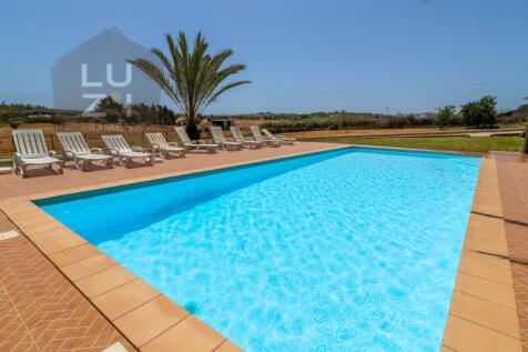 Paradise farm T5&#43;T1 with swimming pool and riding arenas, on the outskirts of Lagos - Luzi Homes