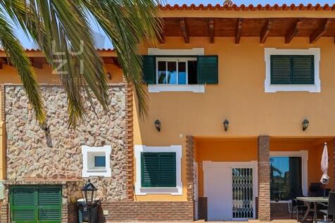 Paradise farm T5&#43;T1 with swimming pool and riding arenas, on the outskirts of Lagos - Luzi Homes