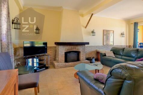 Paradise farm T5&#43;T1 with swimming pool and riding arenas, on the outskirts of Lagos - Luzi Homes
