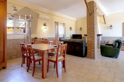 Paradise farm T5&#43;T1 with swimming pool and riding arenas, on the outskirts of Lagos - Luzi Homes