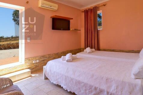 Paradise farm T5&#43;T1 with swimming pool and riding arenas, on the outskirts of Lagos - Luzi Homes