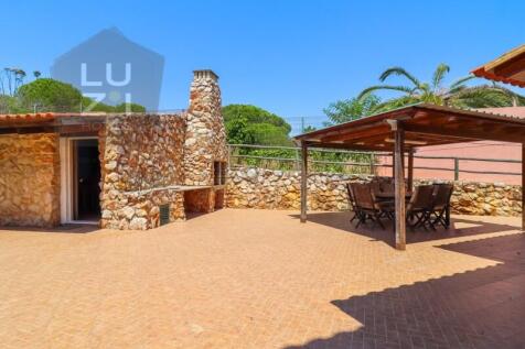 Paradise farm T5&#43;T1 with swimming pool and riding arenas, on the outskirts of Lagos - Luzi Homes