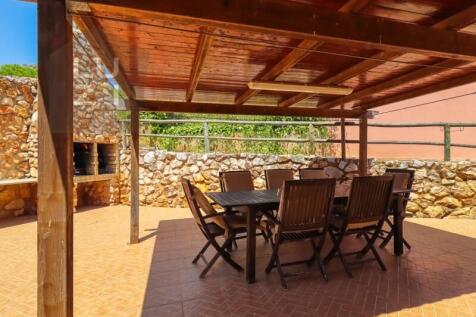 Paradise farm T5&#43;T1 with swimming pool and riding arenas, on the outskirts of Lagos - Luzi Homes