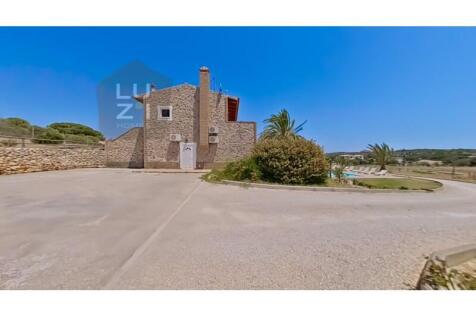 Paradise farm T5&#43;T1 with swimming pool and riding arenas, on the outskirts of Lagos - Luzi Homes