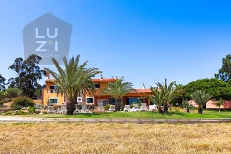 Paradise farm T5&#43;T1 with swimming pool and riding arenas, on the outskirts of Lagos - Luzi Homes