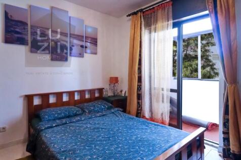 3 bedroom apartment with balconies, in Lagos - Deal Homes