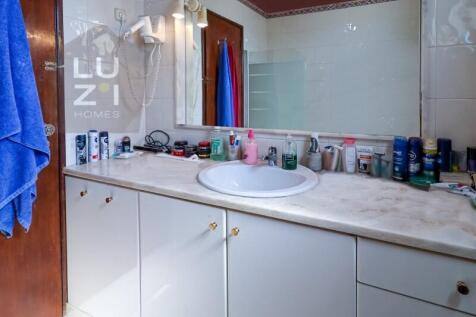3 bedroom apartment with balconies, in Lagos - Deal Homes