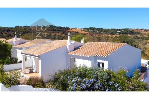 Fully renovated 3 bedroom villa, in a quiet area, Praia da Luz - Luzi Homes