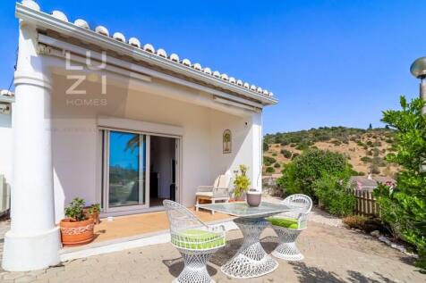 Fully renovated 3 bedroom villa, in a quiet area, Praia da Luz - Luzi Homes