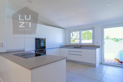 Fully renovated 3 bedroom villa, in a quiet area, Praia da Luz - Luzi Homes