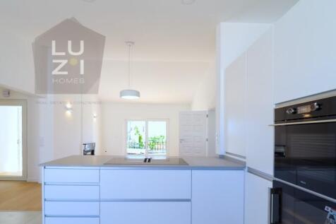 Fully renovated 3 bedroom villa, in a quiet area, Praia da Luz - Luzi Homes