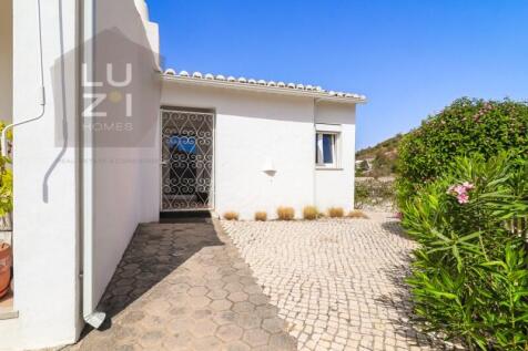 Fully renovated 3 bedroom villa, in a quiet area, Praia da Luz - Luzi Homes