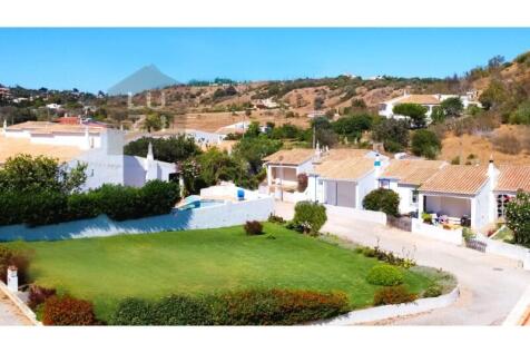 Fully renovated 3 bedroom villa, in a quiet area, Praia da Luz - Luzi Homes