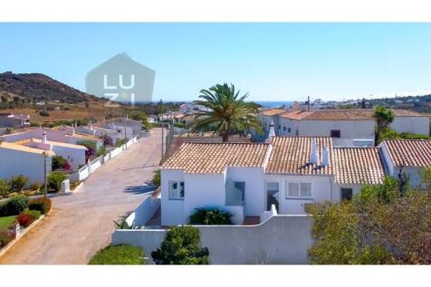 Fully renovated 3 bedroom villa, in a quiet area, Praia da Luz - Luzi Homes