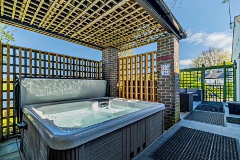 Tyn Llyn Hot Tub