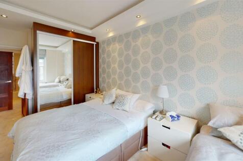 15-Portman-Square-London-W1H-Bedroom(3).jpg