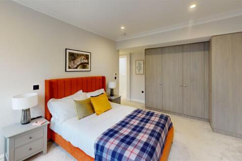 Flat-4-22-Kensington-Gardens-Square-Bedroom 1.jpg