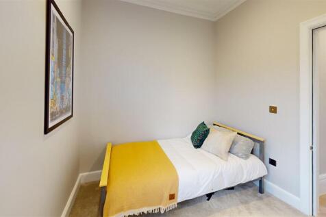 Flat-4-22-Kensington-Gardens-Square-Bedroom 4.jpg