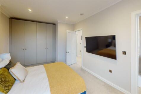 Flat-4-22-Kensington-Gardens-Square-Bedroom 2.jpg
