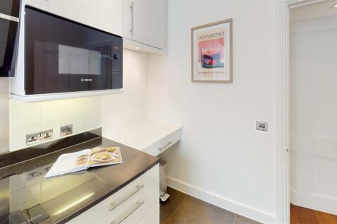 2-Halkin-Street-Kitchen.jpg