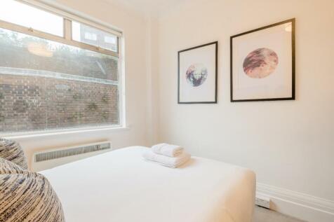8447043-interior25.jpg