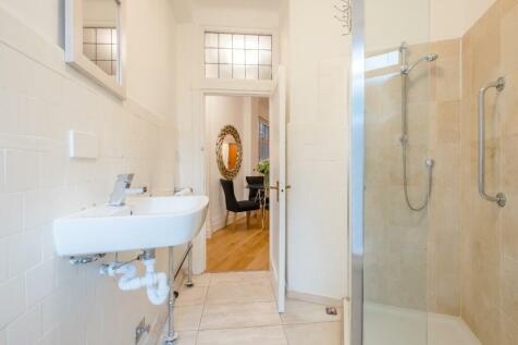 8447043-interior28.jpg