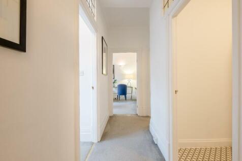 8447043-interior37.jpg