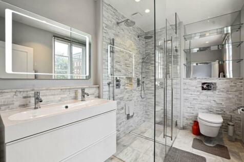 Bathroom 1.jpg