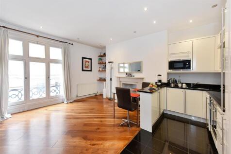 Flat 2, 5 Dunraven Street (5).JPG