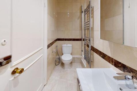 Princes-Court-Brompton-Road-Knightsbridge-SW3-Bath