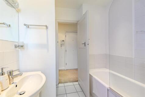 8442890-interior11.jpg