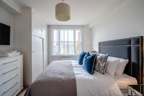 8435845-interior10.jpg