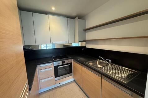 Kitchen 1.jpeg