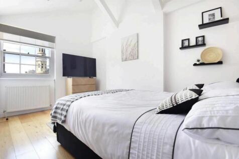Bed2.jpg