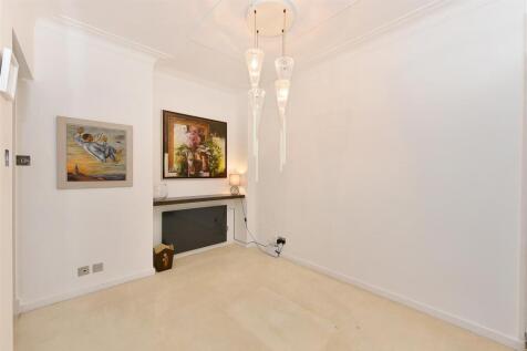 72 15 Portman Square (6).JPG