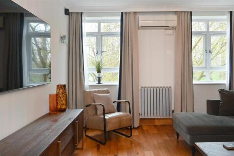 10-Barrie-House (13).JPG