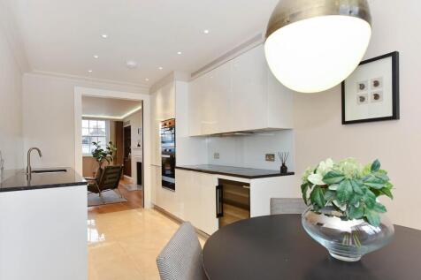 3, 9 Curzon Street (15).JPG