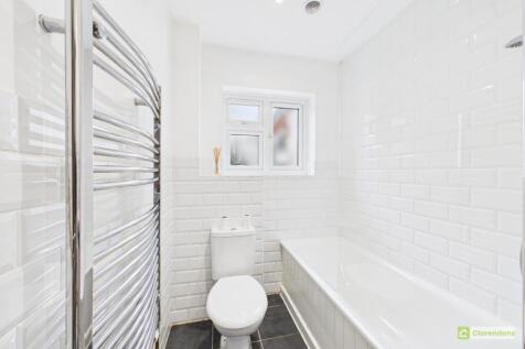 CAM02528G0-PR0423-STILL007