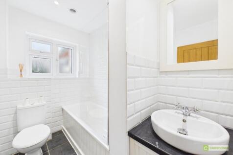 CAM02528G0-PR0423-STILL008