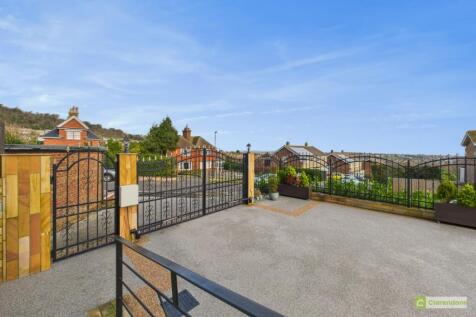 CAM02528G0-PR0414-STILL038