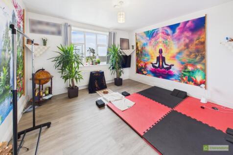 CAM02528G0-PR0414-STILL013