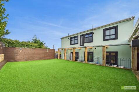 CAM02528G0-PR0414-STILL033