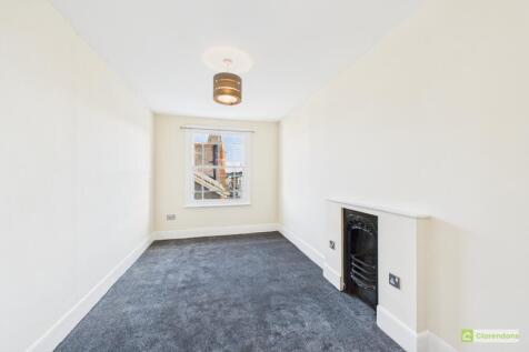 CAM02528G0-PR0417-STILL008