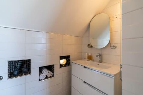 Bedroom 2 En-Suite