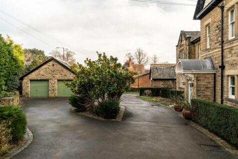 Detached Double Garage